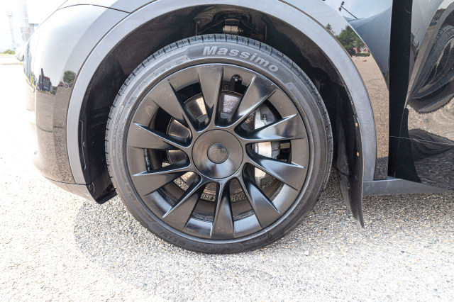 Tesla Model Y in Cars & Trucks in Calgary - Image 3