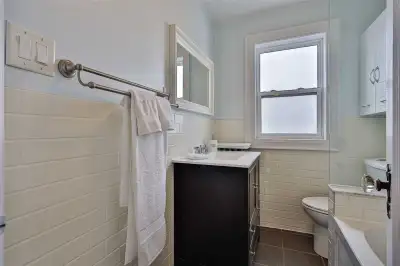Bright 1+ Bedroom - Eglinton & Caledonia
