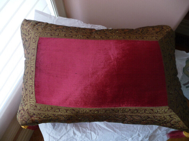 Velour Gold Red Brocade Cushion Accent Throw Pillow with Tassels in Other in Saskatoon - Image 3