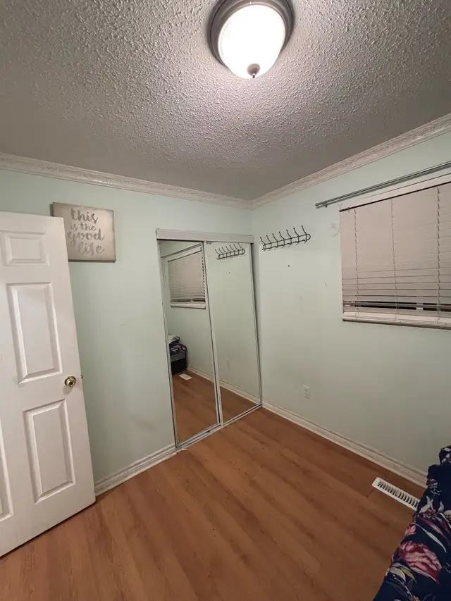 Two private rooms available near Sandalwood and 410