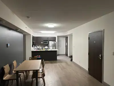Sublet a male single room in 5bed 5bath apartment at Rez-One Elora House from May 1 to August 31，202...