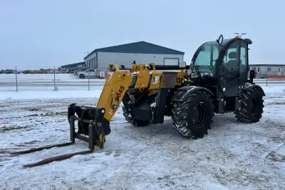 2013 Haulotte HTL Telehandler Beautiful machine ready to go to work for you. 9000 lbs capacity 45 fo...