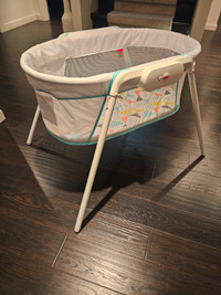 Fisher Price Baby Bassinet - Vibration Feature