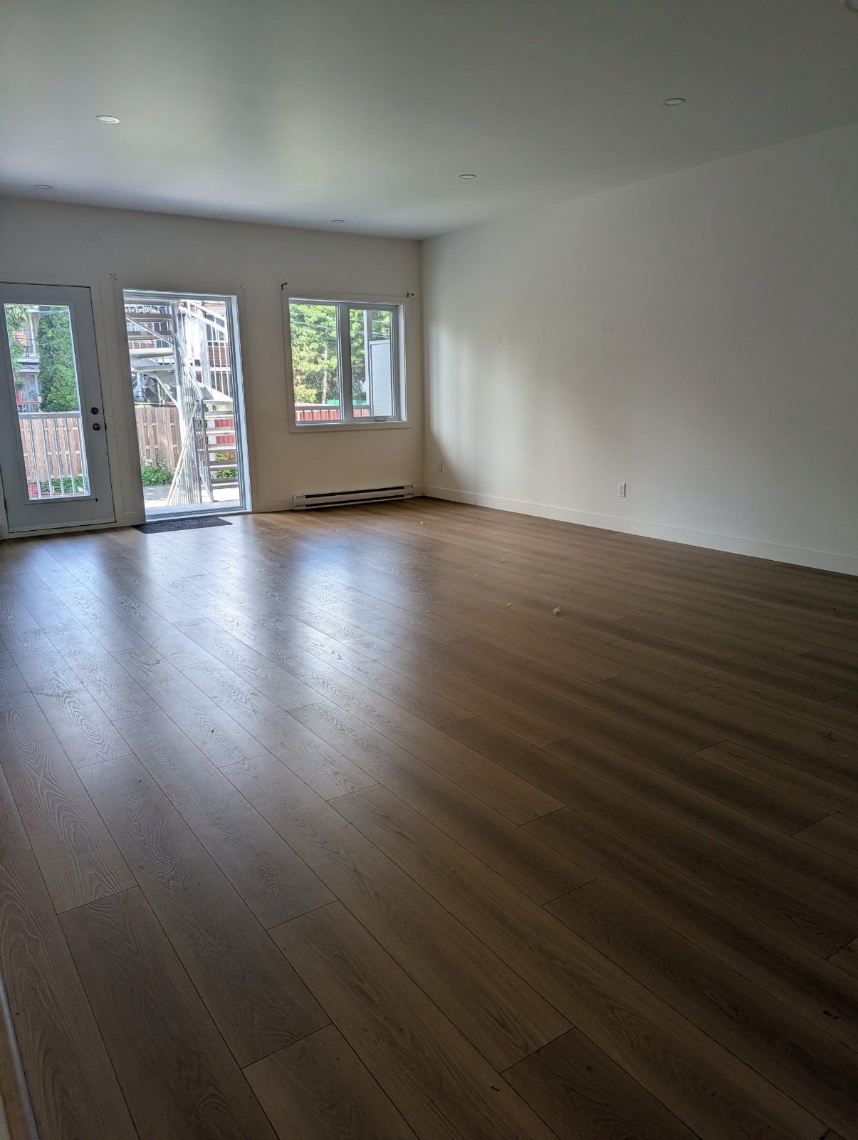 LUXUEUX 4 1/2 À LOUER À MONTRÉAL — photo 3