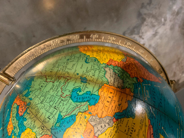 Vintage Crams Unrivaled Terrestrial 12&nbsp;Inch globe. in Arts & Collectibles in City of Toronto - Image 2
