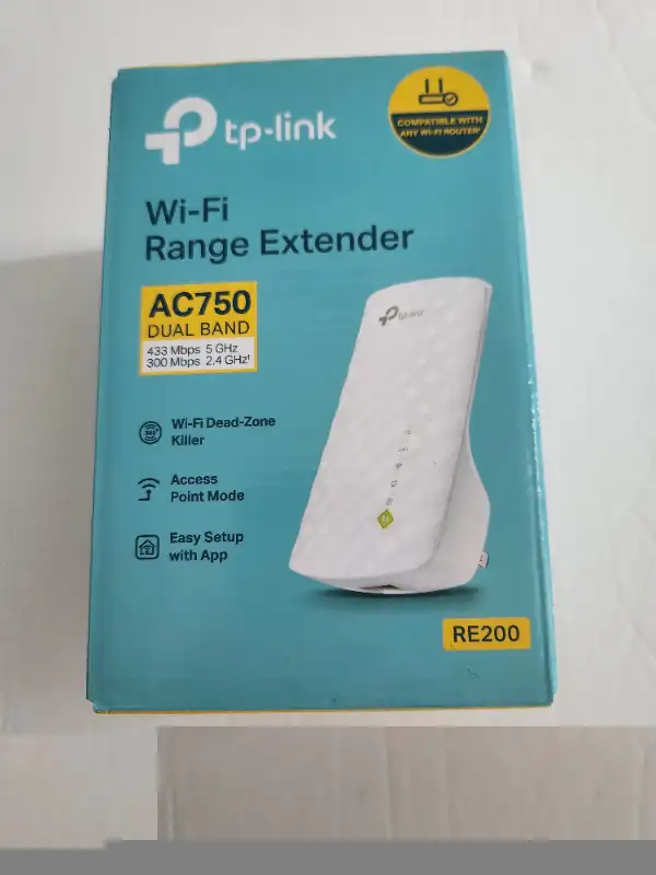 New, TP-Link AC750 WiFi Extender in Networking in City of Toronto - Image 3
