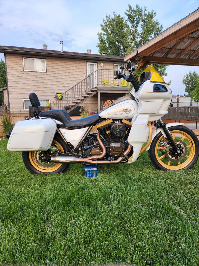 1990 harley-davidson fxrt twin cam  in Street, Cruisers & Choppers in Medicine Hat - Image 2