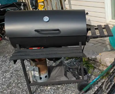 BBQ et FUMOIR.     (2 en 1), View more