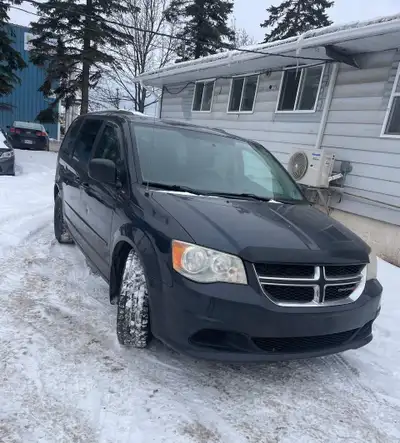 2013 Dodge Grand Caravan 180k odo MVI Jan 2028 Great condition winter tires stow n go seats power wi...