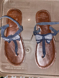 Abercrombie & Fitch Sandals - size 9 - 10