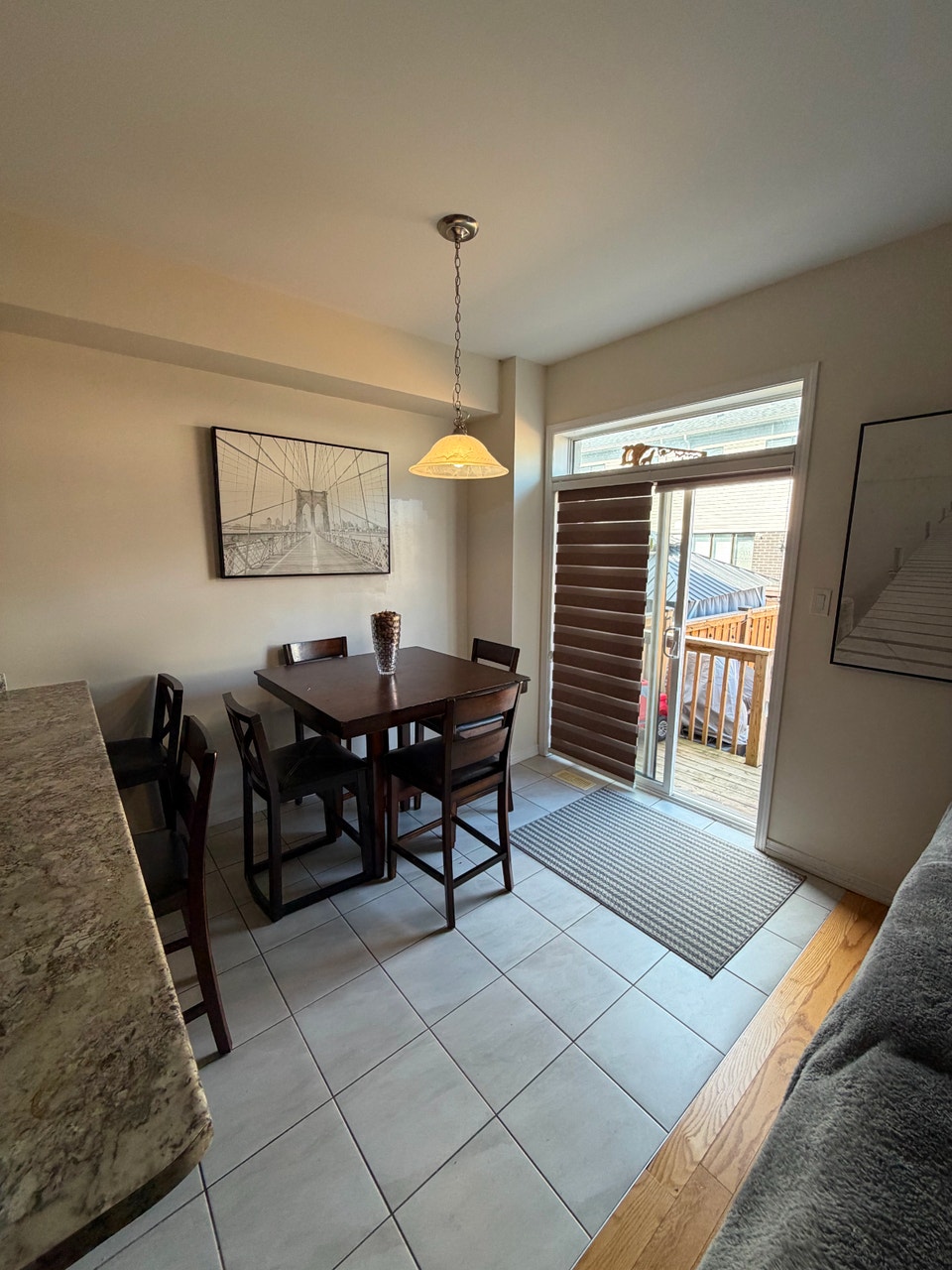 WELL-MAINTAINED 3-BEDROOM TOWNHOUSE FOR LEASE – WEST BRANT 5