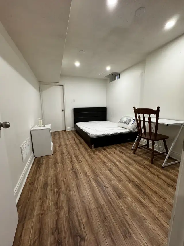 One bedroom basement in Room Rentals & Roommates in Mississauga / Peel Region - Image 5