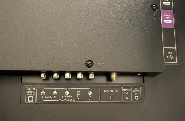 32” TV with Remote LED in TVs in Ottawa - Image 4