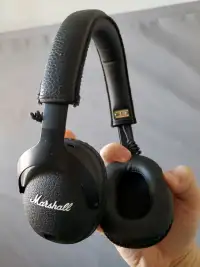 Marshall Bluetooth headphones