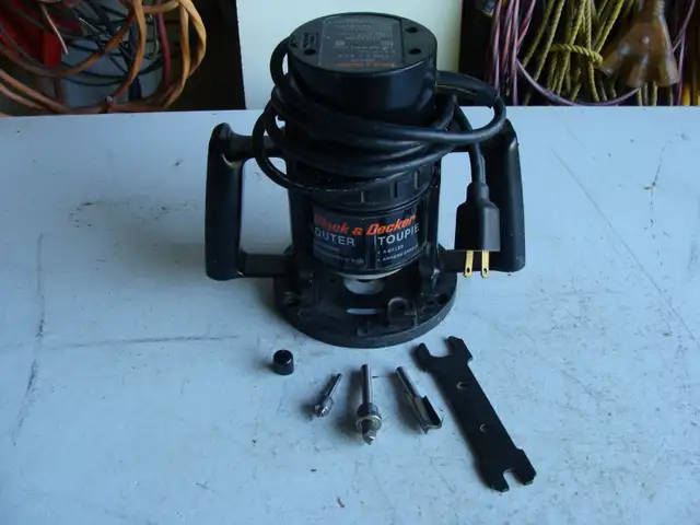 Black and Decker Router in Power Tools in Oakville / Halton Region - Image 2