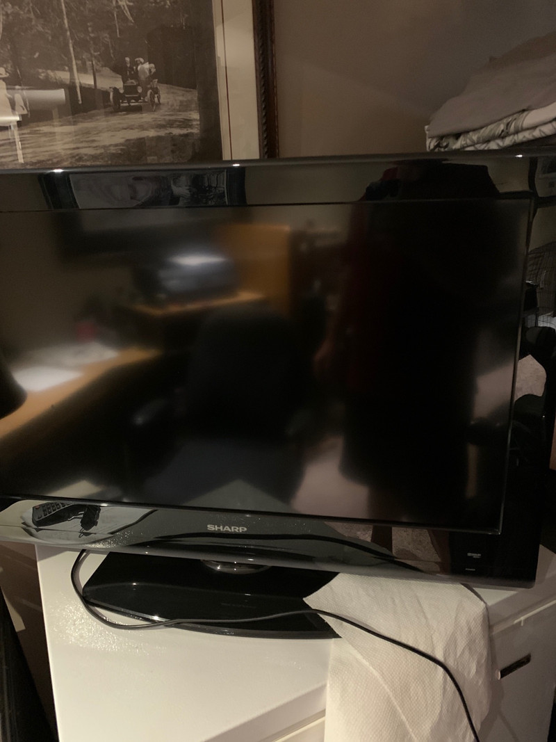 32” sharp tv. LCD. Not a smart tv. | General Electronics | Oakville /  Halton Region | Kijiji