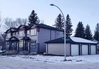 Welcome HOME to this almost Brand new house located in a very convenient and mature neighborhood of...