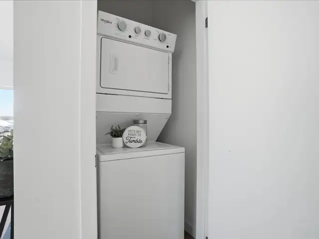 Modern Luxury  2 and 3 Bedroom Units in Long Term Rentals in Muskoka - Image 11