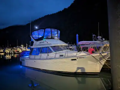 Recent survey, sitting in Skagway ready to go. This classic design is perfect for fishing, entertain...
