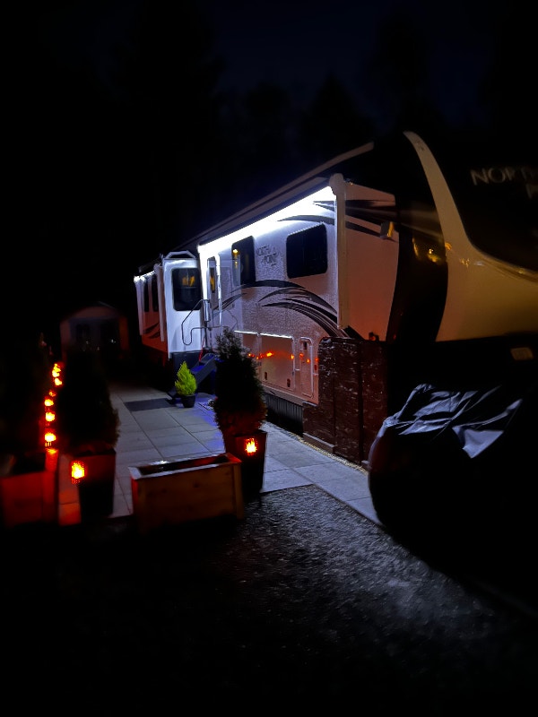 Vancouver Island Luxury 5th Wheel Pristine RV Park Year Round RVs