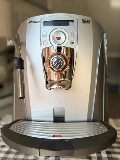 Saeco Talea Ring Plus – Fully Automatic Espresso Machine – Great Condition! Looking for a reliable e...