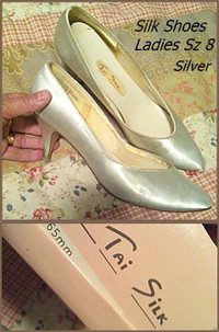 Ladies Size 8 Silver Silk Shoes - Wedding