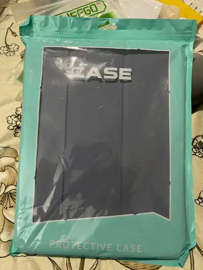 BRAND NEW , UNOPENED - iPad Air 5/4 (2022/2020 5th/4th Generation 10.9-Inch) with stand Holder, Slim...