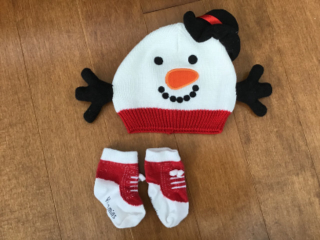 NEWBORN KNIT BABY SNOWMAN HAT AND SOCKS in Clothing - 0-3 Months in Peterborough