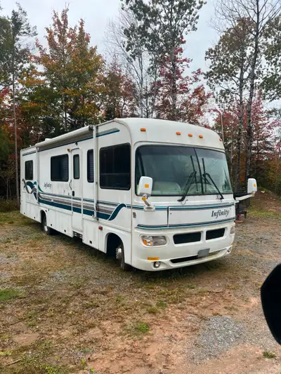 Selling this as is where is Infinity Ford Motorhome. -7.5L EFI OHV V8 Engine -4 speed automatic Tran...