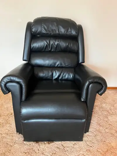 Purchased 2 medical lift chairs from HomEquip medical supplies store in Winnipeg a few years ago. Bl...