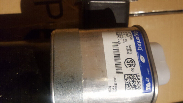 Century Stock Motor 460 Volts 1075 RPM With Capacitor in Other Business & Industrial in Markham / York Region - Image 4