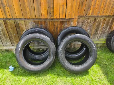 Bridgestone wrangler tires set of 4 Off of ram 1500 P275/60/R20 No curb rubs No bulging Over 50% tre...