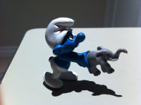 Smurfs - Vintage Smurf Holding Elephant Pyramis Toy (White Tusk)