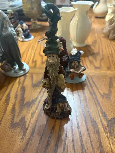 This is a used Boyds Bears & Friends Folkstone Collection figurine, showcasing a wizard with intrica...