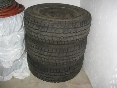 Pneus hiver Toyo observe GSI 6 monte sur roue acier 17 pouce pour ram 1500 classic 2009 a 2023. Tres...