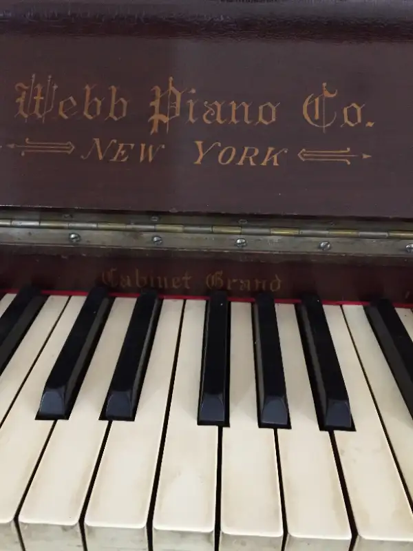 Upright Antique Cabinet Grand Piano – Webb (New York) – FREE in Pianos & Keyboards in City of Toronto - Image 3