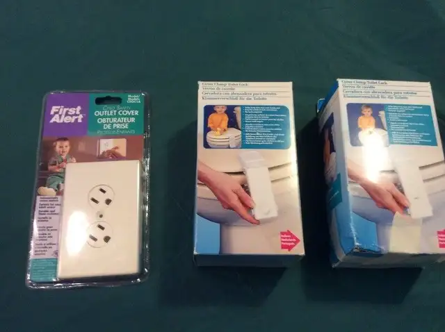 Safety plug cover & toilet safety latch in Gates, Monitors & Safety in Moncton - Image 2