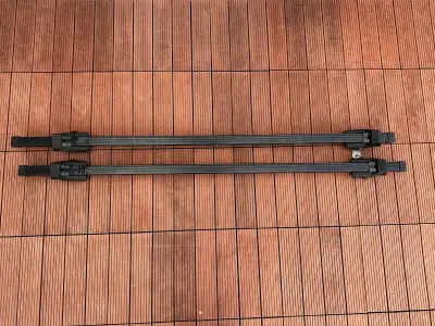 Deux barres SportRack Frontier de 52 pouces Très bon état Pour porte bagages, kayaks ou autres équip...