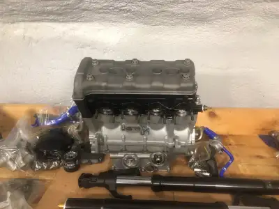 Many '98-'03 Yamaha R1 Parts 2003 Cases 2000 - 2001 Bodywork (sold) 2003 Front forks 2003 shock w/st...