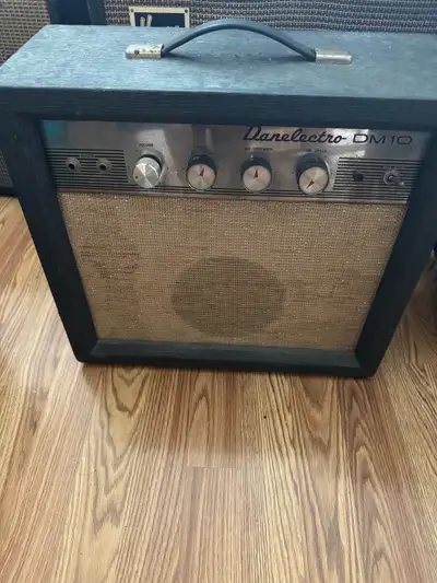 Danelectro DM10 vintage guitar amplifier, View more