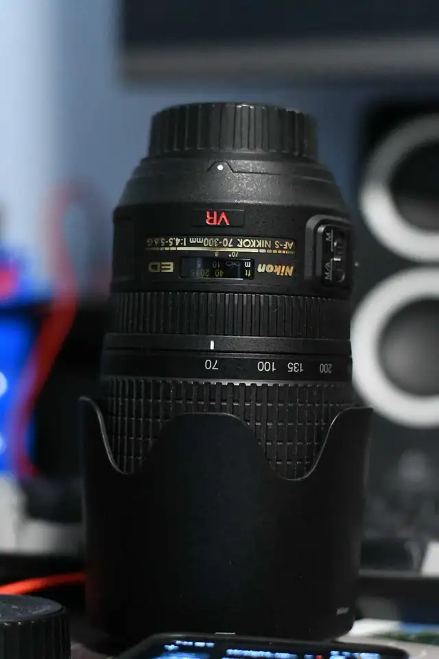 Nikon lens AF-S 70-300mm 1:4.5-5.6G VR in Cameras & Camcorders in Mississauga / Peel Region - Image 2