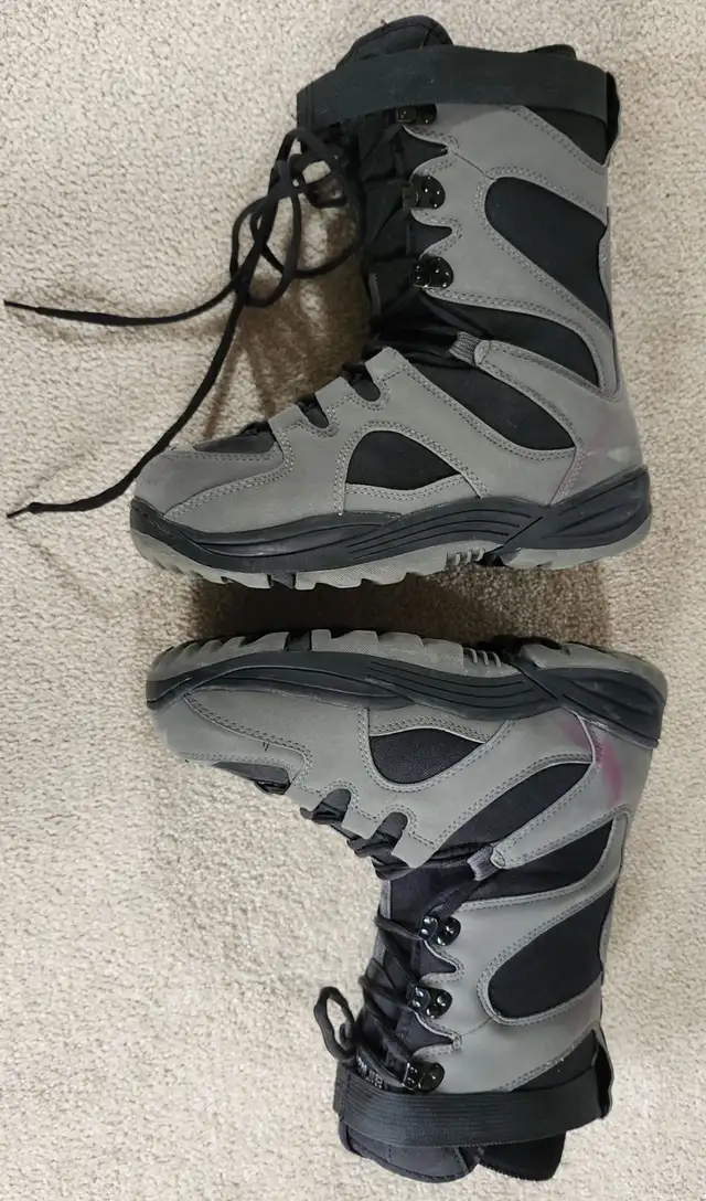 Men Size 9 - Snowboard boots in Snowboard in Calgary - Image 5