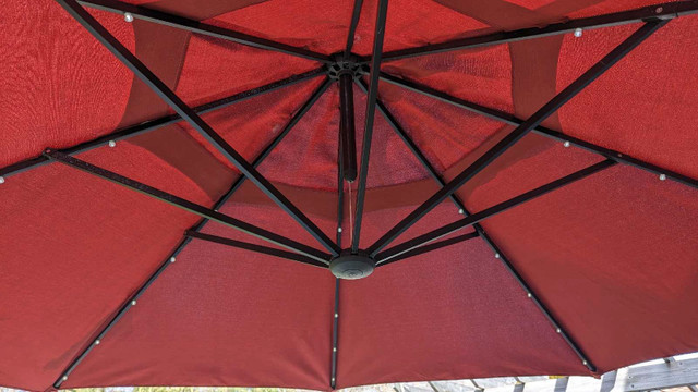 Outdoor umbrella  in Patio & Garden Furniture in Kitchener / Waterloo - Image 4