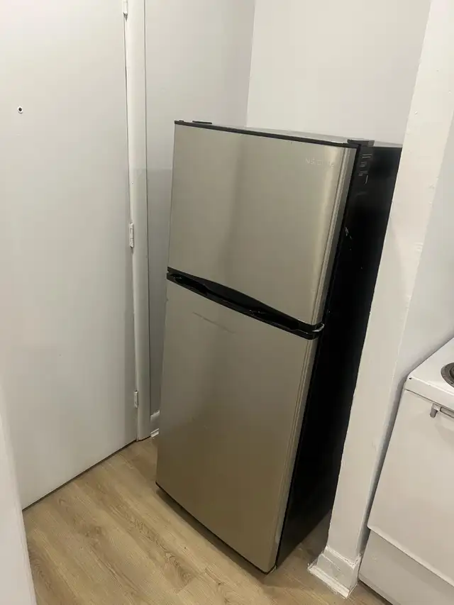 un 1  1/2 à Louer à Ville saint Laurent