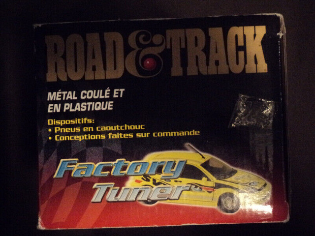 1/18 ROAD & TRACK - FORD FOCUS in Arts & Collectibles in Cowichan Valley / Duncan - Image 3