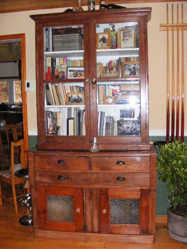 Bibliothèque/ Antique Hutch Hutches & Display Gatineau