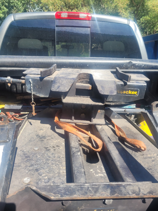 18k hijacker autoslide fifth wheel hitch with rails and brackets RVs