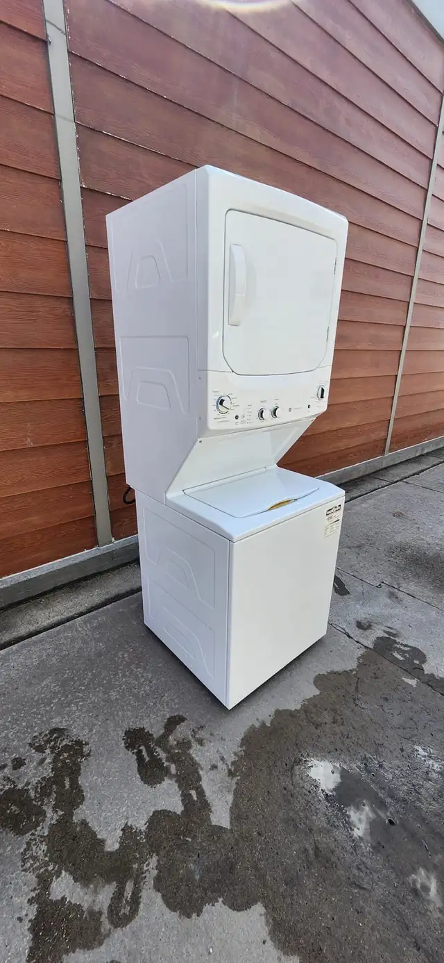 GE Laundry Center (Washer + Dryer Combo) in Washers & Dryers in Mississauga / Peel Region - Image 3