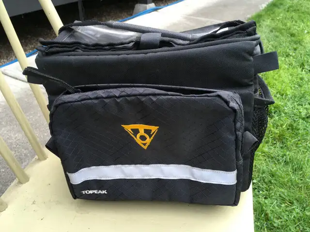 Topeak handle bar bike bag in Clothing, Shoes & Accessories in Nelson - Image 2