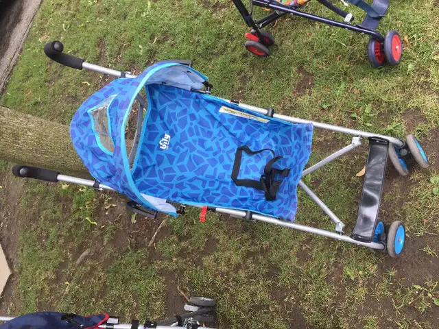 Foldable umbrella stroller in Strollers, Carriers & Car Seats in City of Toronto - Image 6